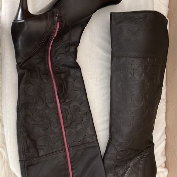 Tall Coach heel boots - Picture 2 of 3